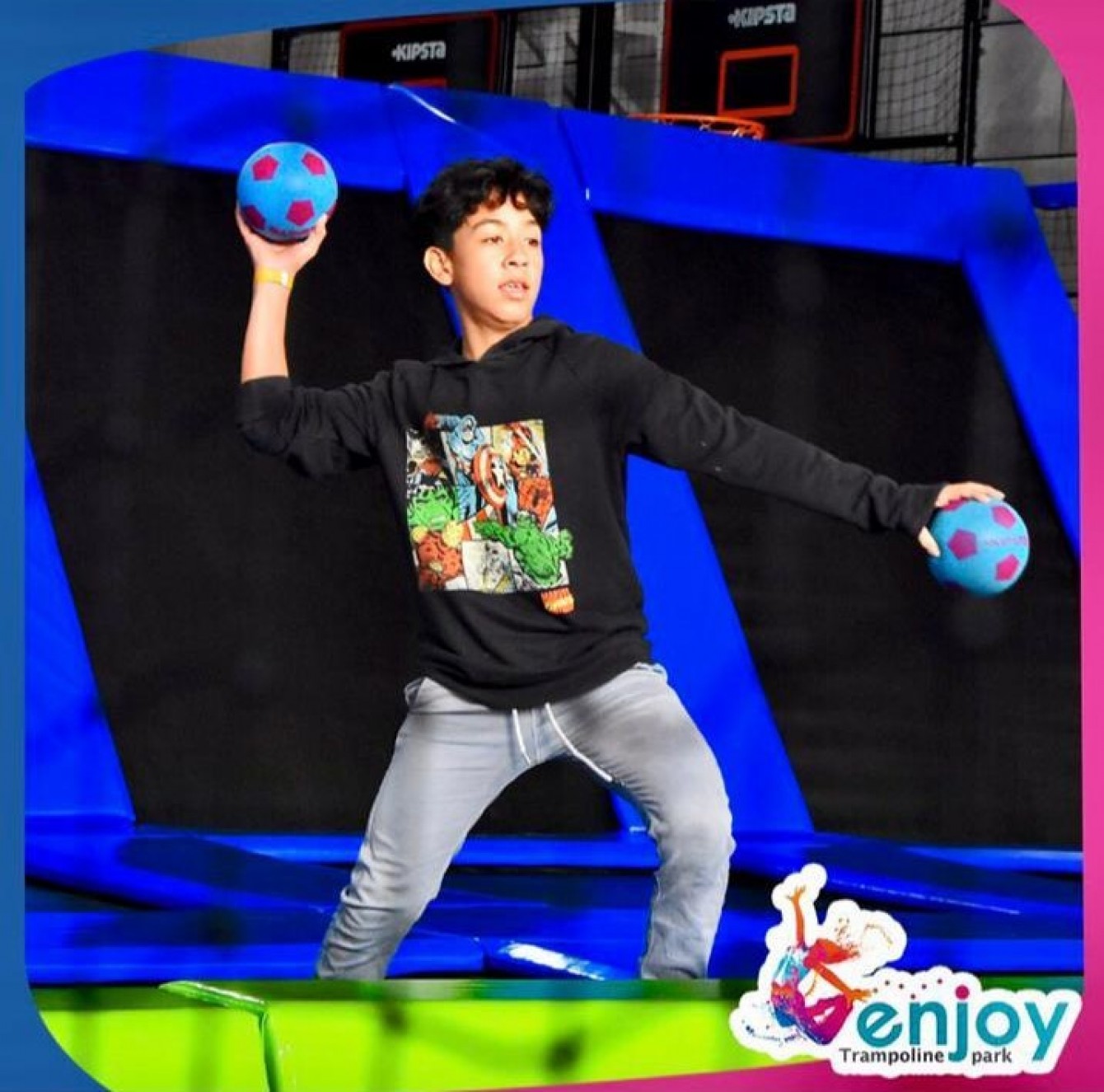 Arma equipos con tus amigos y no dejes que el balón te toque.